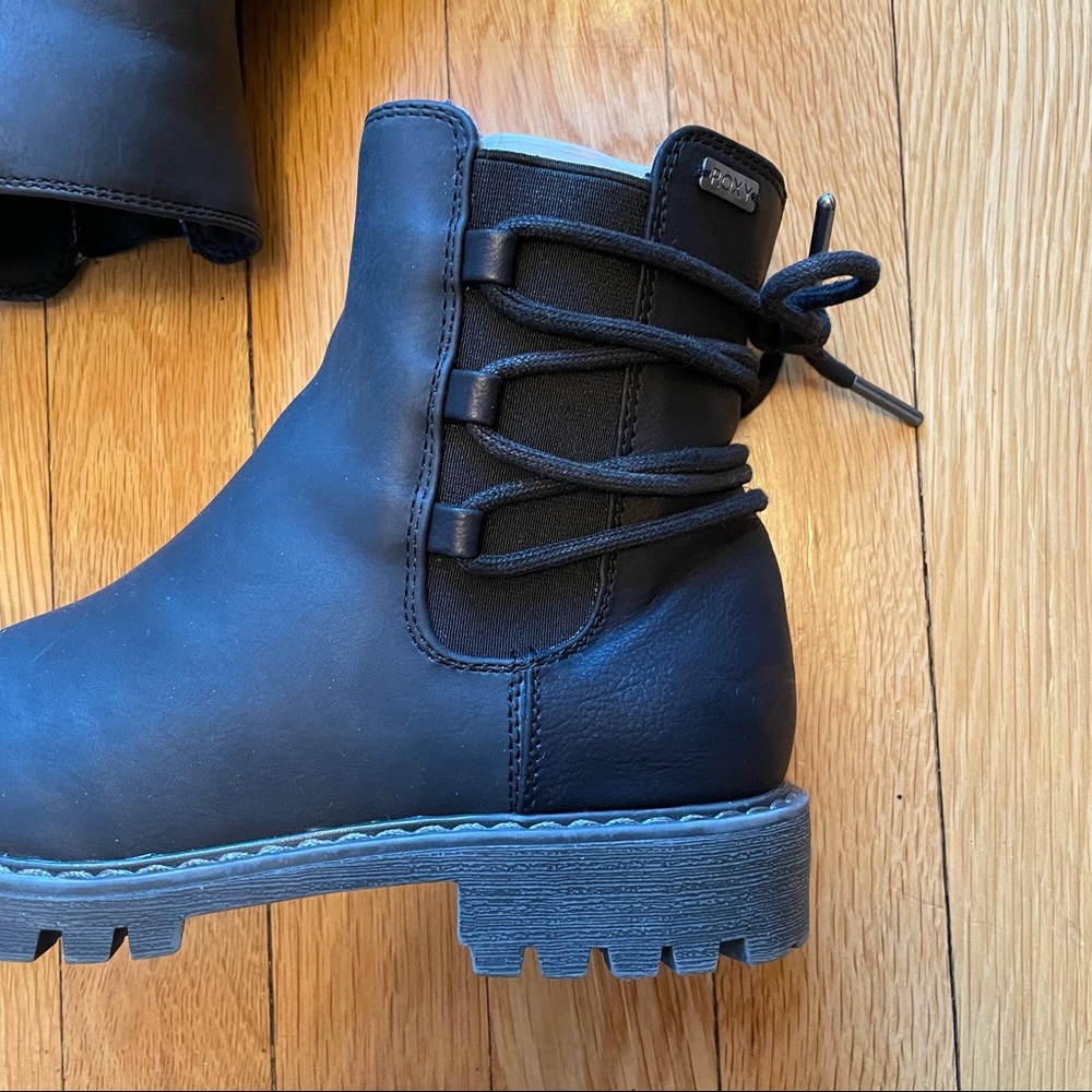 Roxy Kearney Ankle Bootie - Picture 9 of 12